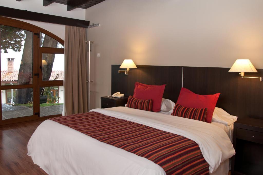 Monasterio Hotel Boutique San Carlos de Bariloche Camera foto